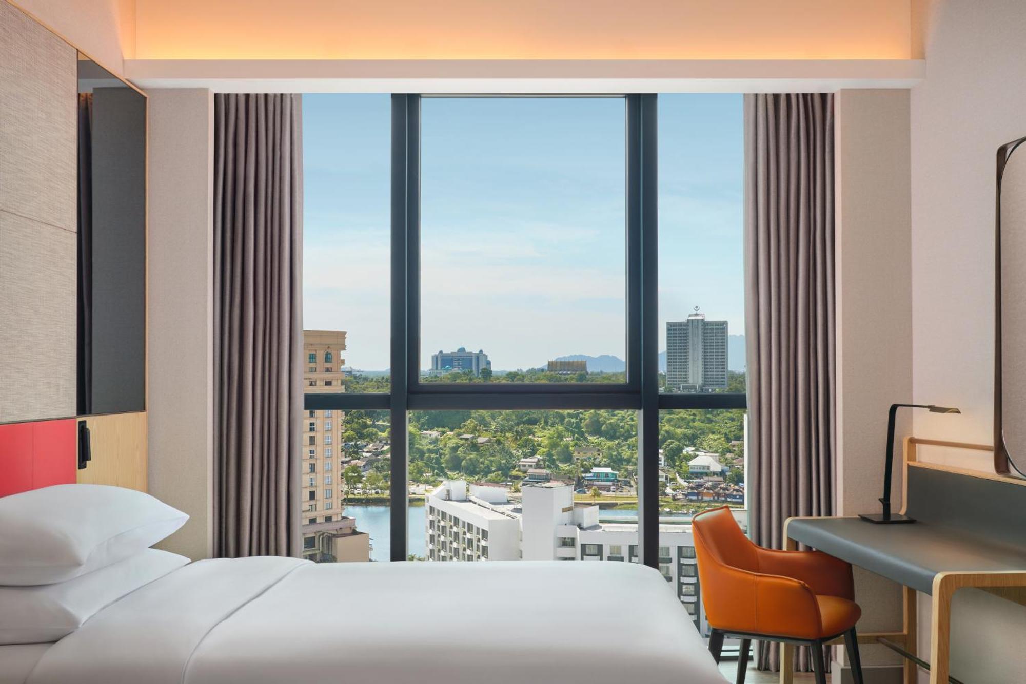 Sheraton Kuching Hotel Exterior photo
