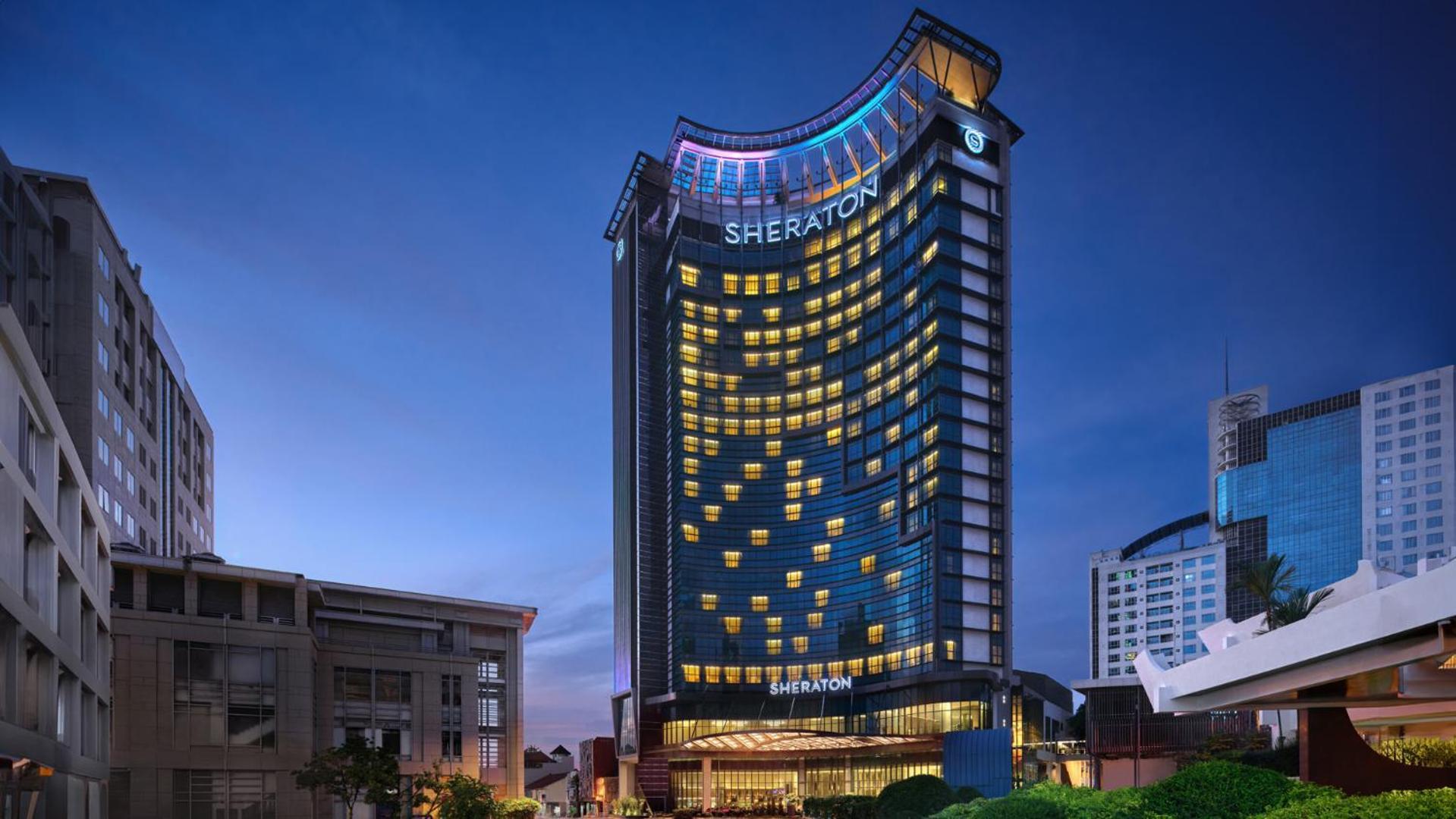 Sheraton Kuching Hotel Exterior photo