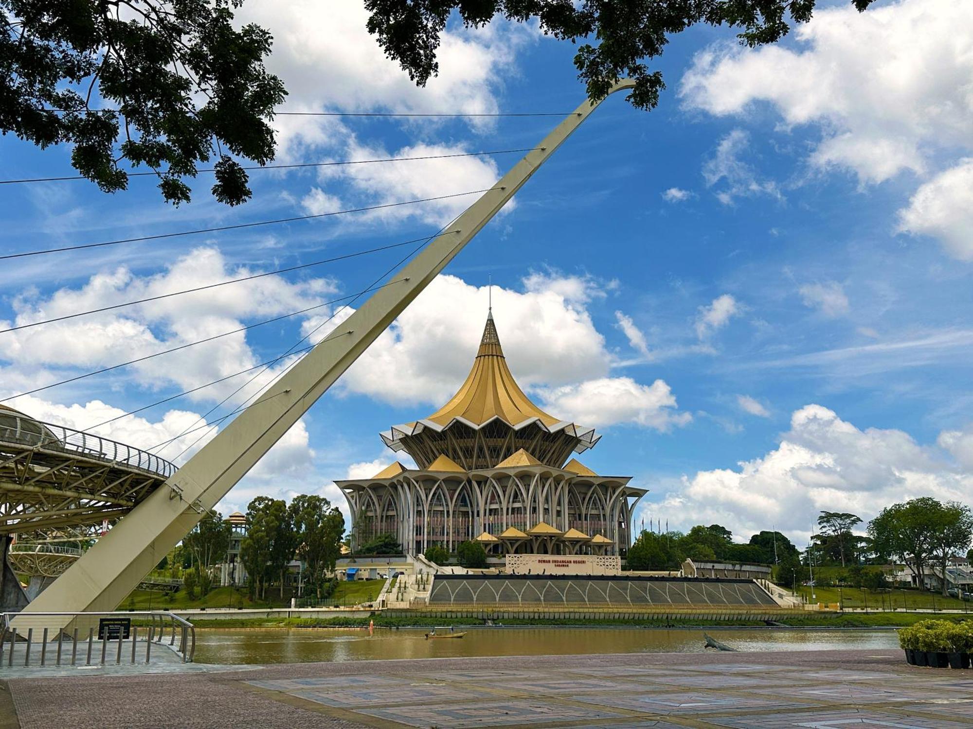 Sheraton Kuching Hotel Exterior photo